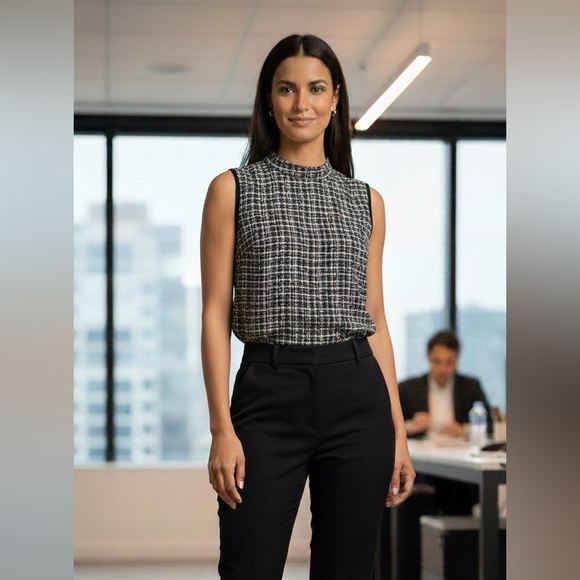 BELLE top - Picture 1 of 3